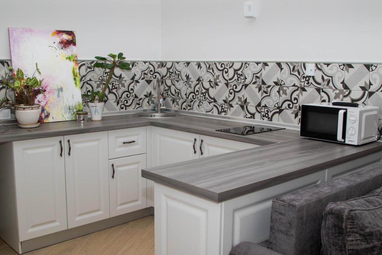 Apart Hotel Greenwood Near Sea Одеса Екстер'єр фото