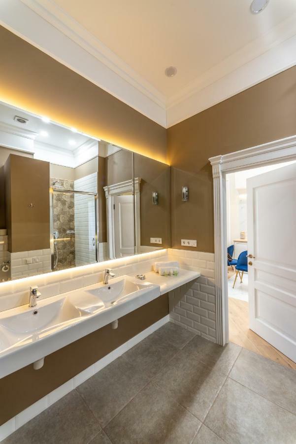 Apart Hotel Greenwood Near Sea Одеса Екстер'єр фото